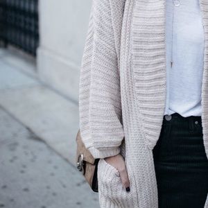 Urband Outfitters - BDG jesse oversize cardigan